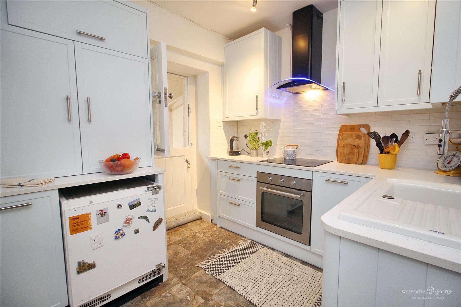 1 bed property in Bath Road, Reading